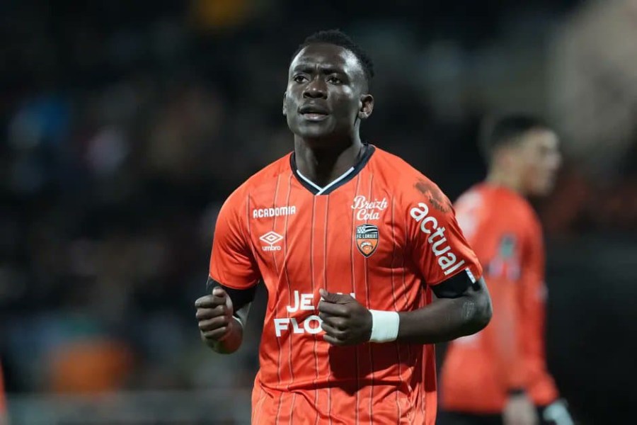 Arthur Avom Ebong : Parcours, salaire, transferts, valeur marchande et plus encore